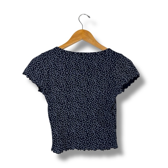 Brandy Melville Zelly Top Buttons Floral Navy Made In Italy Cropped Cottage - Picture 12 of 12